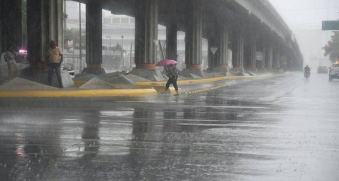  Onamet pronostica aguaceros debido a vaguada y onda tropical