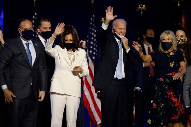  Joe Biden presentó su nuevo equipo de comunicación para la Casa Blanca compuesto enteramente por mujeres