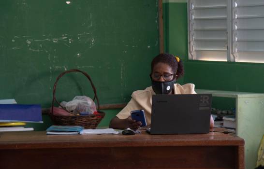  Licitaciones irregulares en las laptops del Minerd