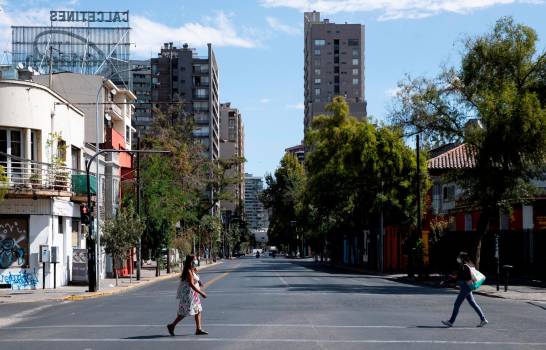  Chile decreta cuarentena total en Santiago ante inminente colapso sanitario