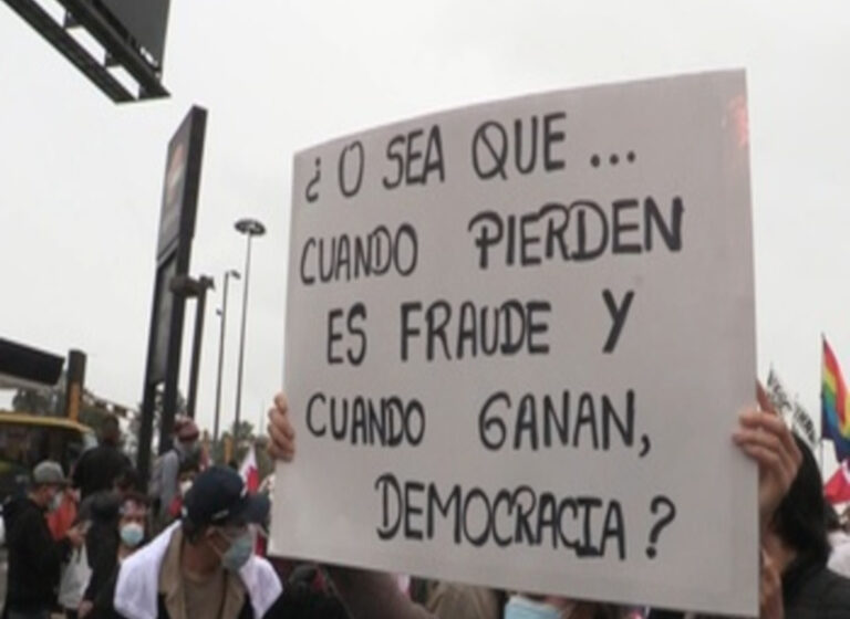  Llaman a paro nacional en Perú pidiendo proclamación de Castillo