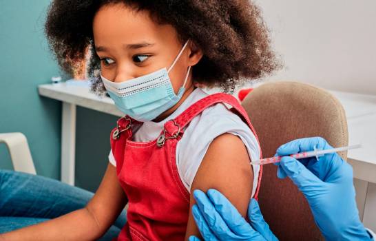  Salud y CMD valoran la necesidad de vacunar a niños mayores de 5 años