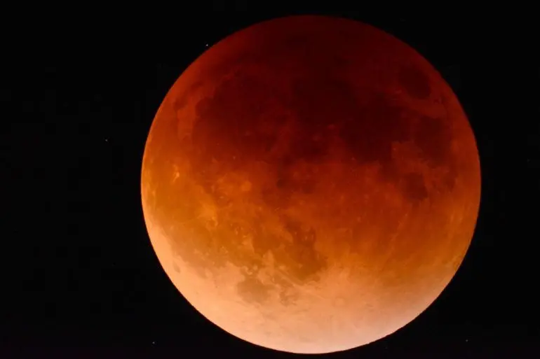  Eclipse parcial de Luna: dónde y cuándo podrá verse el fenómeno más largo en casi 600 años