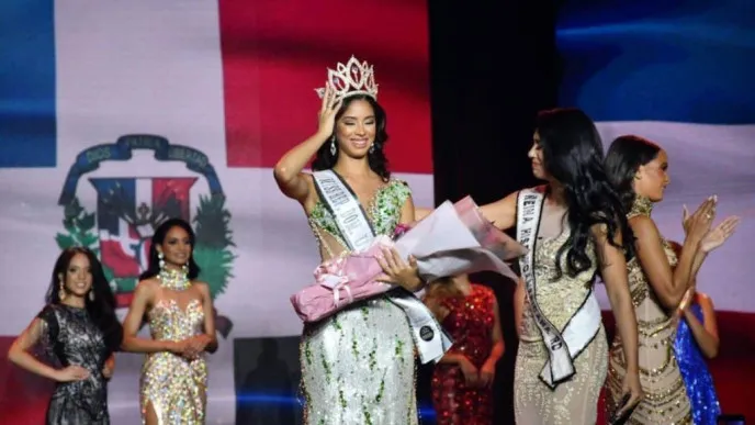  Andreína Martínez es coronada como Miss República Dominicana Universo 2021