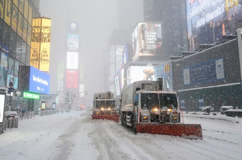  Primera gran tormenta de nieve 2022 causa estragos en NY y NJ