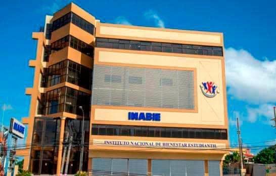  Suplidores de almuerzo escolar anuncian suspensión del servicio a las escuelas