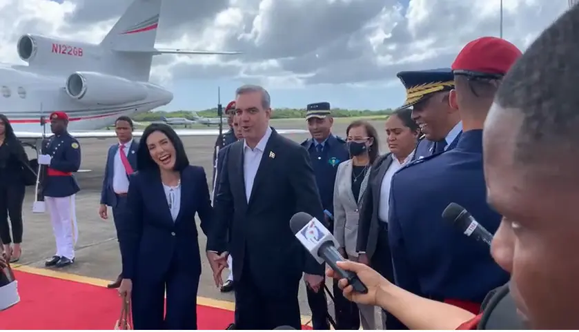  Luis Abinader: «Nos vamos juntos porque tenemos aniversario»