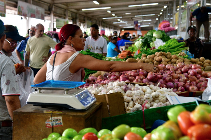  A un grito en mercados por alza de precios
