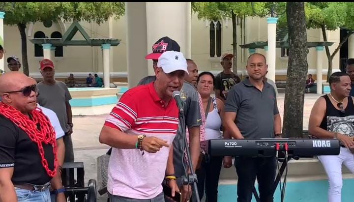  Peregrinos rechazan acusaciones de regidores contra Musiquito por consumo de cosas raras.
