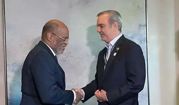  Luis Abinader y Ariel Henry acuerdan regularizar a los haitianos en RD