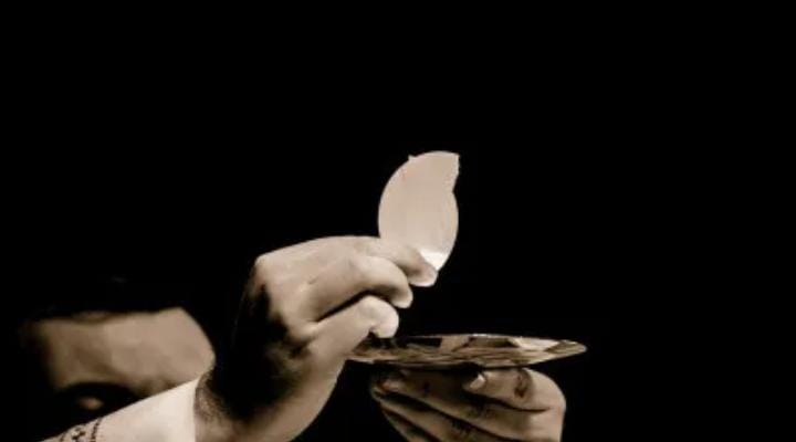  ¿Puede un sacerdote dar testimonio ante un tribunal?