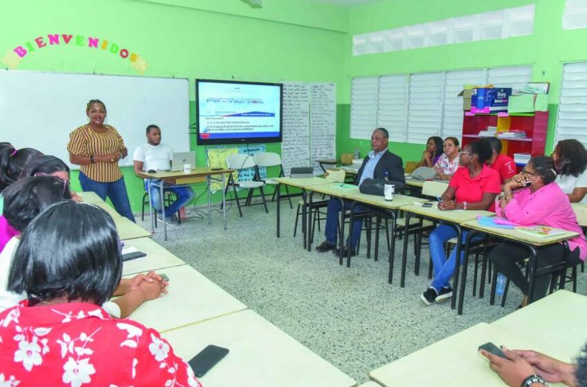  Ministerio de Educación solo contratará 3,457 docentes