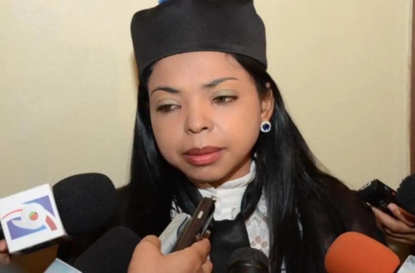  Yeni Berenice: Rivas malversó en Omsa 3 mil millones pesos
