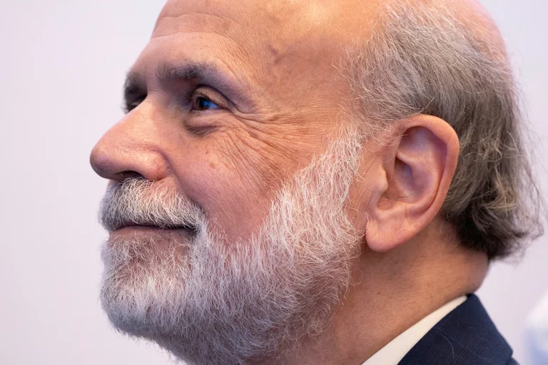  Para entender lo que Estados Unidos decide para su economía y la del mundo hay que leer al único banquero central que ganó un Nobel