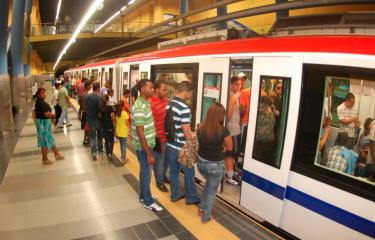  Diputado Elías Matos propone extender hasta las 11:00 horario del Metro