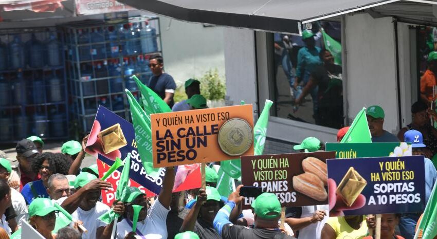  LEONEL BOMBARDEA GOBIERNO. Oposición bombardea al gobierno antes de la precampaña