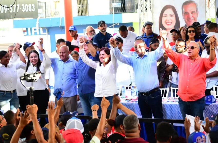  PRM ARRASARIA EN SALCEDO. Mercedes Ortiz, precandidata a senadora, realiza masivo acto en apoyo a reelección de Abinader