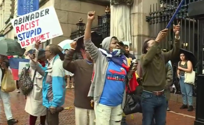  EMPLEADOS PROTESTAN CONTRA HAITIANOS. Haitianos se manifiestan en contra de Luis Abinader en Nueva York
