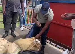  AUTORIDADES HAITIANAS INCAUTAN MERCANCÍAS.