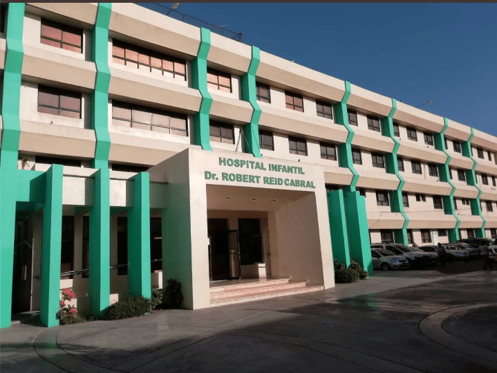  HUELGAS DE DOCTORES POR DESORDEN EN EMERGENCIA. Médicos del Hospital Robert Reid Cabral abandonan área de emergencias
