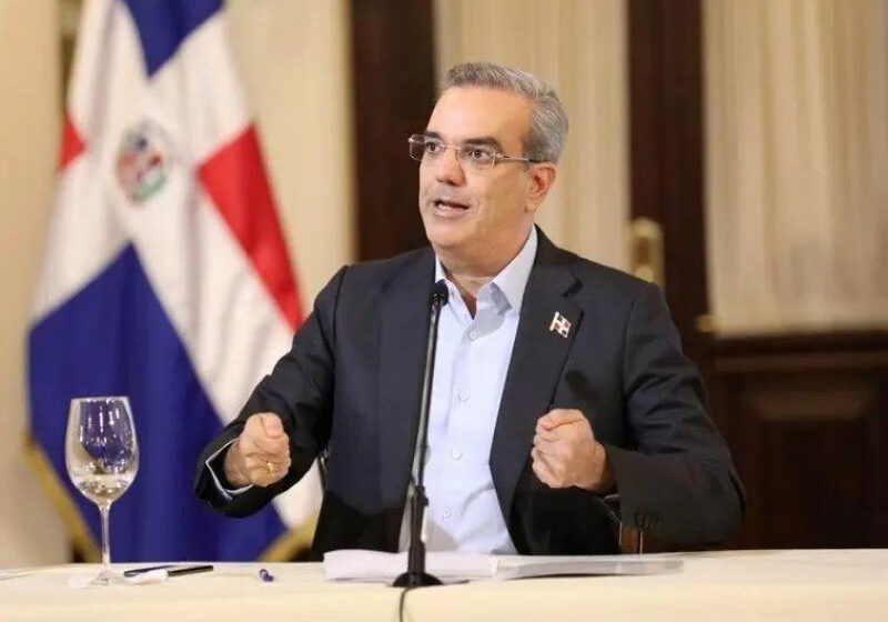  28 CANCELADOS Y NI UNO PRESO. Unos 28 funcionarios han sido cancelados por el presidente Luis Abinader