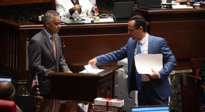  MINISTRO DE LA PRESIDENCIA ES UN MENTIROSO, Senador de La Romana increpa al ministro de la Presidencia y lo tilda de “mentiroso”