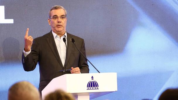  ABINADER QUIERE SU LEY DEL DNI