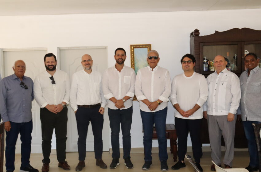  Andrés Bautista y Hostos Rizik recorren carretera Ramón Cáceres para iniciar estudios de ampliación a cuatro carriles, dispuestos por el Presidente Luis Abinader