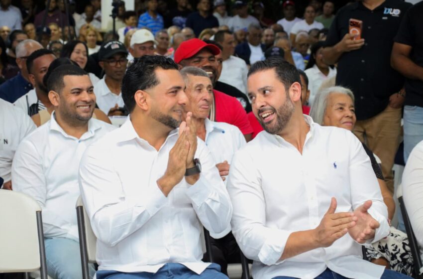  Renuncia el único alcalde de la FP en Espaillat y Paliza lo juramenta. Danny Pérez dice Abinader es un municipalista.